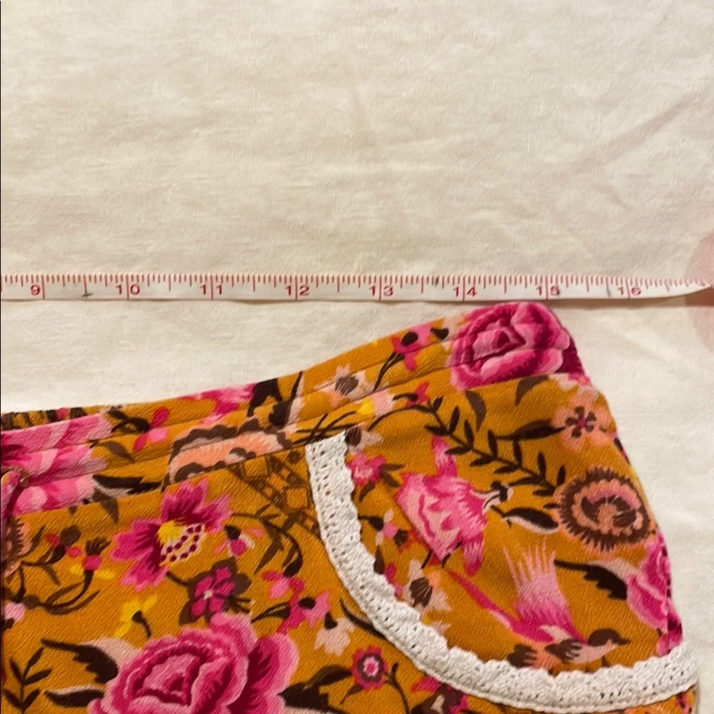 spell babushka shorts - Picture 3 of 11